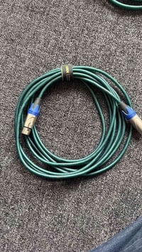 كيبلات صوت نوعيتين نوع الاول BNK طول كيبل ٥ متر  عداد ٦ كيبلات سعر كيب...