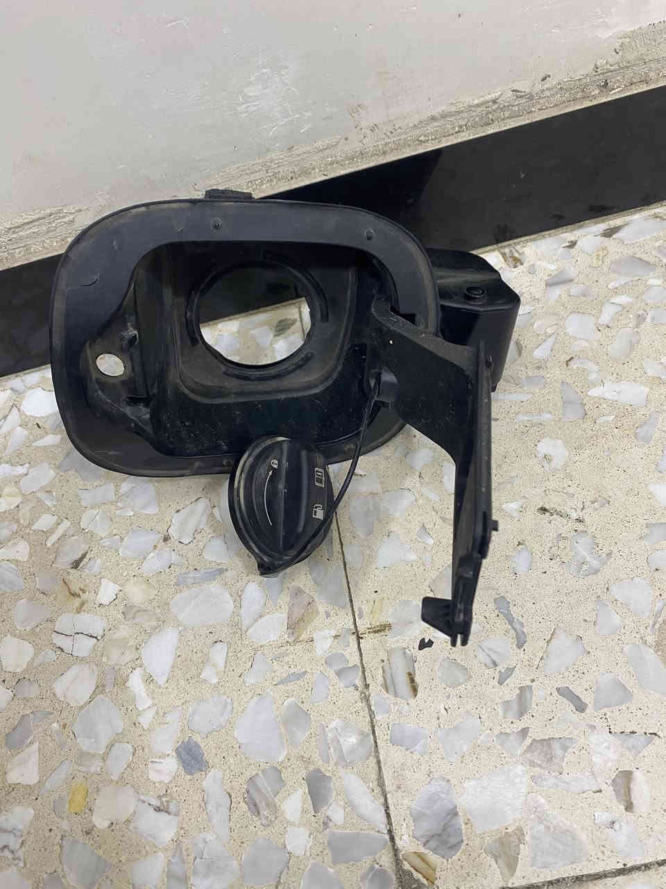 السلام عليكم قبق مال بانزين مال كي فايف مال تفصيخ اصلي قيم السعر وخذها والله مشتريها غاليه الرقم ***********
