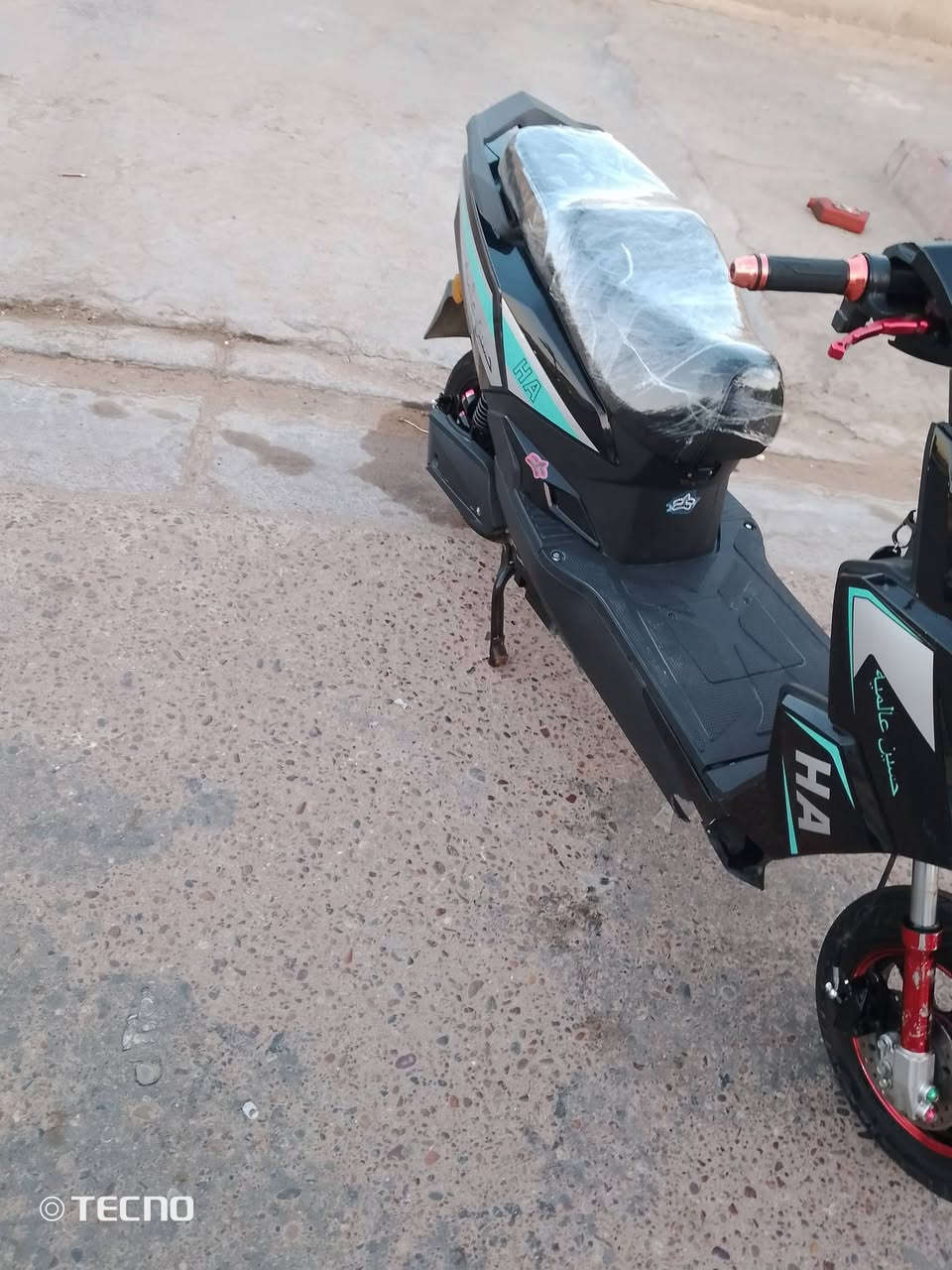 السلام عليكم دراجة شحن للبيع 
النوعيه سكنس رياضي 
موديل 26 
6 بطاريات الاكبار جدد 
ملف رياضي 2000 واط 
نضام Rرجوع للخلف 
نضام B 
نضام مثبت سرعه 
تشغيل عن بعد 
انذار ضد السرقه 
قفل استيرن 
لايت عالي وناصي 
اشاير يمنه ويسرى 
دبل اشارة 
هورن 
حساسات بريك 
جوزة تفصل الناريه 
تايرات 2 جدد 
سويج + بصمه 
مكاني بغداد البلديات 
السعر 490 و بيها مجال بسيط 
الاستفسار الرقم ***********
