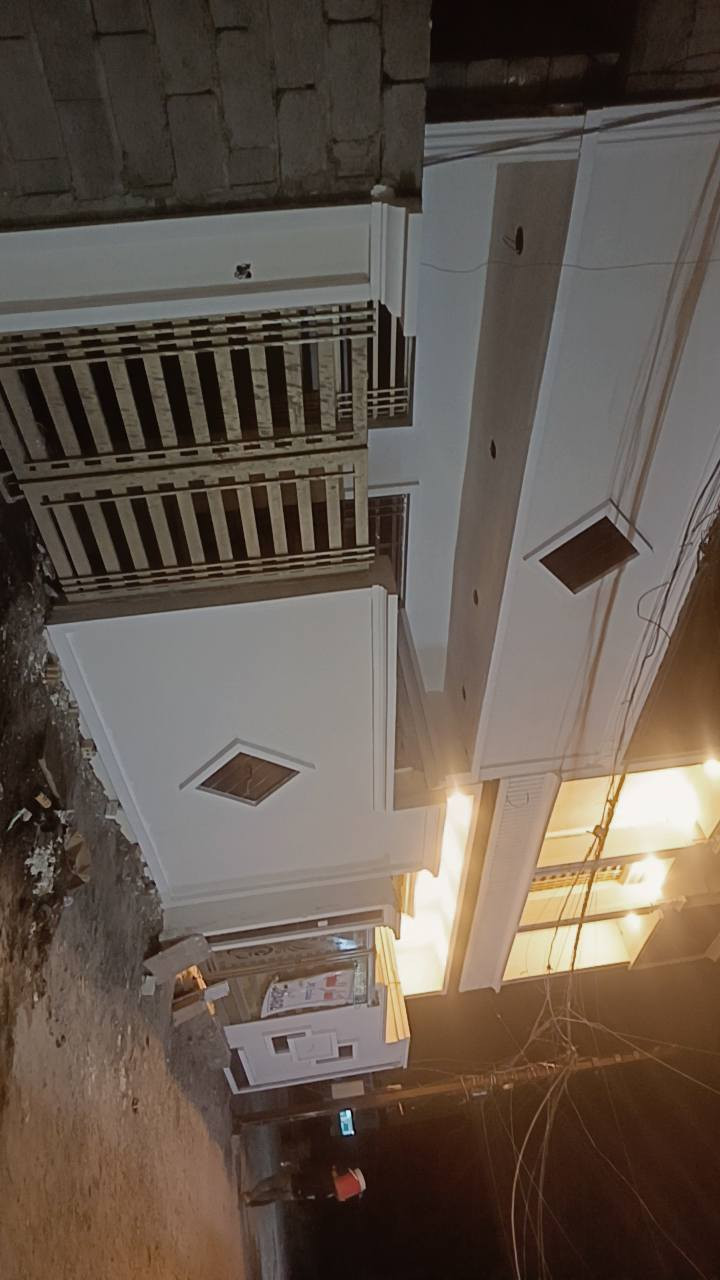 السلام عليكم
بيت المساحه ١٠٠ متر واجهيه ٦ونص نزال ١٦ يحتوي عل غرفة نوم ٦ في ٤ ستقبال ٥في ٤ 
 صحيات خارجية داخلية مطبخ شغل درجة اولي 
سند ٢٥ سويب الشرطة الخامسة 
***********
