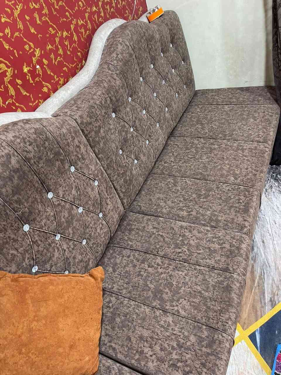 سلام عليكم تخم قنفات كامل ماعدة الاركان مو ويله للبيع نضافه 90/. نضاف لاكسر ولا زلغ حته الاقماش نضيف سعر 450 الف جربايه صاج اصلي مامستخدمه نهائيا جديدة سعر 125 الف مكام البصرة الاتصال ***********
