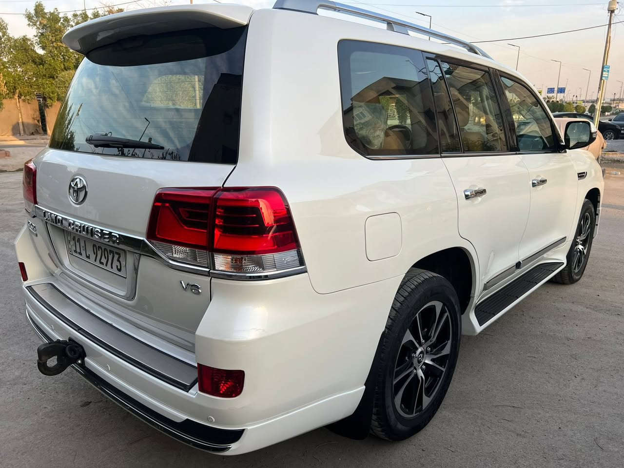 السلام عليكم لاندكروز موديل ٢١ بحرينيه سته سلندر فول مواصفات مكفوله كفاله عامه ماشيه ٦٥ رقم بغداد سياره حاهزه للاخير رقم بغداد باسمي مكانها بغداد الغدير ***********
