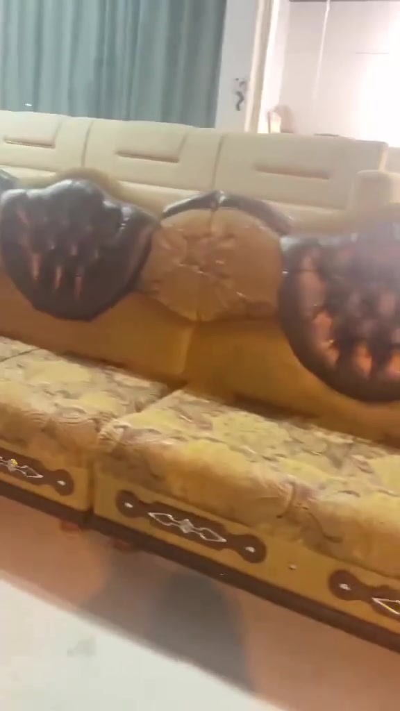 ديوان للبيع 📍 
خشب عراقي شرط 
14 متر زاويتين  
مابي اي عيب شرط 
عرض خاص ❤️‍🔥 
السعر 480 وبي مجال


**إذا كنت صاحب هذا الإعلان وتريد حذفه لأي سبب، رجاءا أرسل رسالة إلى الدعم الفني**