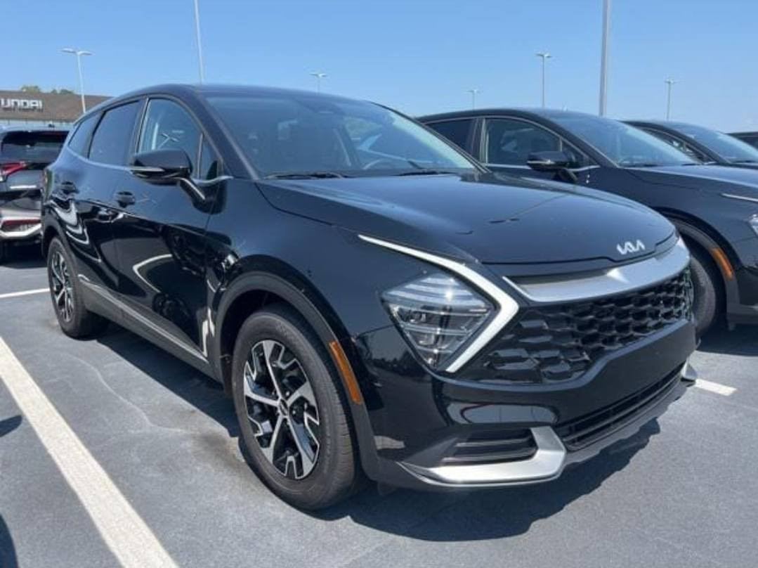 السلام عليكم
سبورتج للبيع بسعر مناسب
موديل 2025 الحجم الكبير الشاصي الطويل
محرك  2500
حادثها عبارة عن اضرار طفيفة
الترايش البلاستيك مال القمارة مشلوعات و موجودات داخل السيارة
الجامة الامامية مكسورة
شخط بالبنيد
طعجة خفيفة متبين بين الجاملغ و البنيد جهة السائق
 EX السيارة فئة
 بصمة وتشغيل عن بعد
كشنات جلد
تدفئة بالكشنات
منفذ شحن بالكشنات
شحن وايرلس
كرسي السايق كهربائي
رادار امامي تنبيه خروج عن المسار
اشاير بالمري
تحكمات بالستيرن
اوتو ستوب و اوتو هولد
٣ مودات للقيادة
تبريد امامي خلفي
هواي مواصفات بيها
السيارة مشحونة مباشر للبصرة
موعد وصولها ٢٠ _ ٢٥ يوم اذا الله سهل
السعر ١٥٤ ورقة فقط واصلة لميناء ام قصر
بدون كمرك
***********
