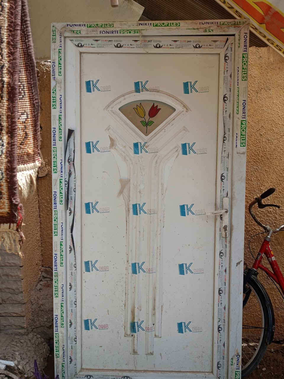 للبيع باب  وشباك مستعمل نظيف جدا
***********
