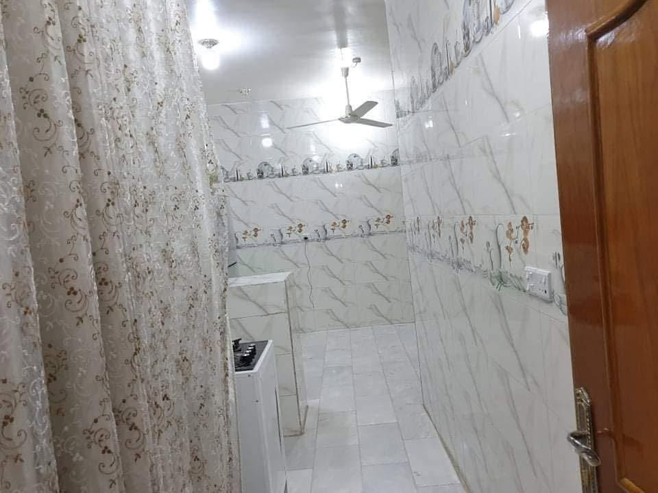 سلام عليكم
منزل للبيع مقابل مقام رد الشمس 
المساحه ١٣٠متر 
مطبخ حار مطبخ بارد طابقين غرفتين فوك مجمع صحيات فوك وجوا وصاله وهول 

***********
