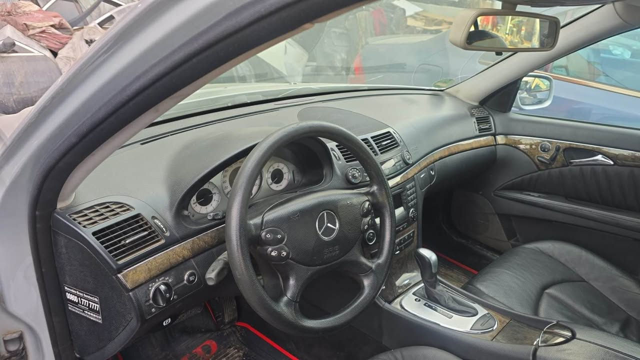 العرسـ
#مكان السيارة بغداد واربيل 

-------------------------------------

السلام عليكم 

للبيع او  مراوس 

مرسيدس ام عيون  موديل2008 e200   اصل  وارد الماني  صبغ عام  سيارة جاهزة بدون نواقص  

تفاصيل👇🏻

1_ بصمة ⁦🗝

2_محرك4 ✈️⁦⁩+كير تبترونيك مكفولات ⁦

3_تبريد شغال❄️ قطعتين⁦

4_كروز سرعة🔒 

6_مراية داخلية+جانبة عاكسة 🔍

7_تحكم ستيرن ⚔️

8_ كشنات كهرباء ⚡️

9_تجاوي خلفية قلابة ✨

10-بردة خلفية  💡

11-شاشة اعطال🖥

12-كشنات خزن   🖤

13-انارة ترحيب 🔦

14_ جام ازرق 💙

15-دبل ايرباك 

16-ويلكب 18 AMG تو سايز  +تخم تاير جديد

17-اشاير بلمري💡

18-صدر امامي خلفي جديد ⚔️⁦

19-مري شفط

20-جلد ⚔️

22_لايت زنون بلادي *********** أربيل, العراق
