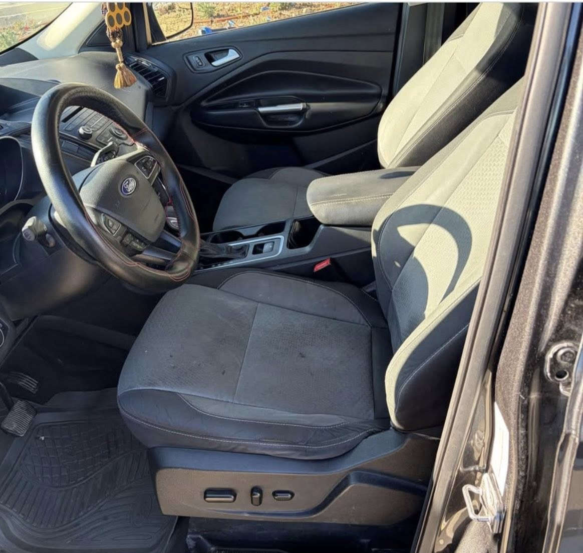 السلام عليكم مراوس بسيارة ناصيةفورد سكيب نظيفة جداً 2018 رقم اربيل سنوية منتهية قبل اشهر تحويل مباشر 
مكينة1500تيربو مكفولة كير ومكينة لا فتح ولاتبخير جاهزة 
كهربائيات مملعوب بيها 
ضربها صندوك موضحة بلصور
صبغ بنيد فقط 
عضمتها حلوة 
تنكر وتطلع سعرها120
رقم***********
مكانها بغداد الاعظمية
