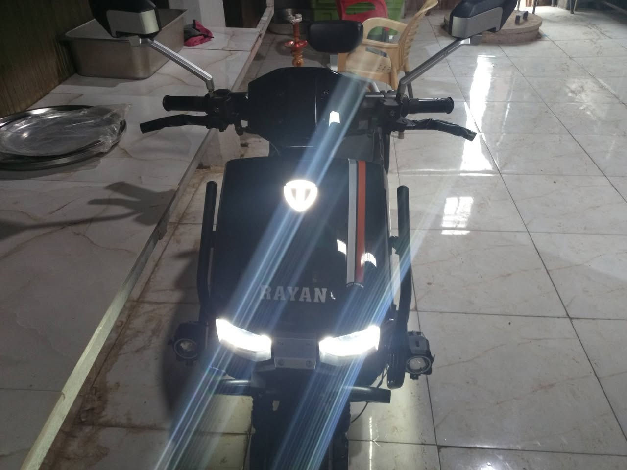 السلام عليكم 
دراجه شحن شركة الريان دراجه جديدة صار يومين من مشتغله سعرها مليون قفل مكانها واسط الصويرة 
*********** 
***********
