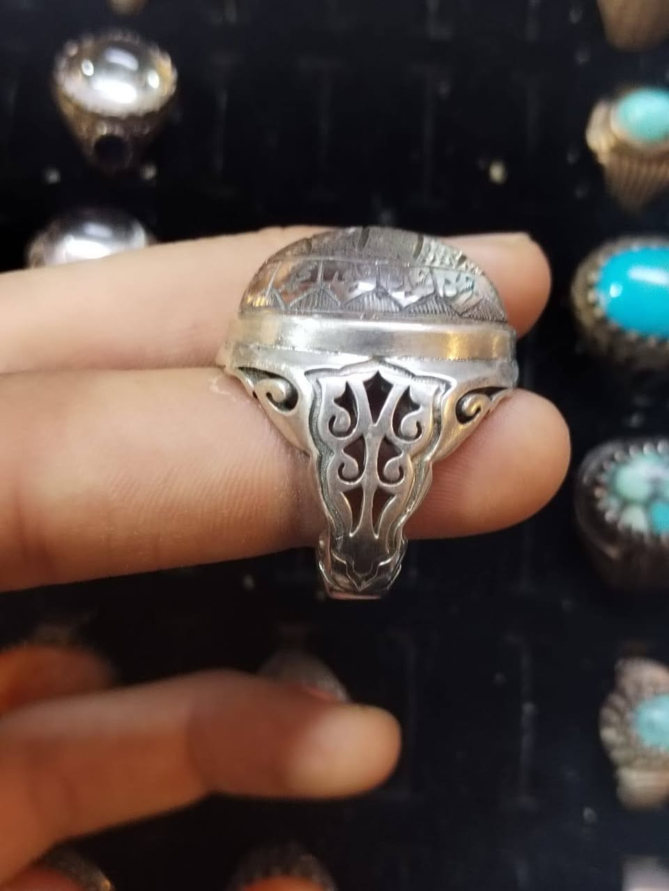 خاتم در النجف صافي حجم كبير مخطوط القلاقل الأربعة خط يدوي صياغة تايلندي ثقيلة قياس الخاتم 29 السعر 150 الف مع التوصيل ***********   او ***********
