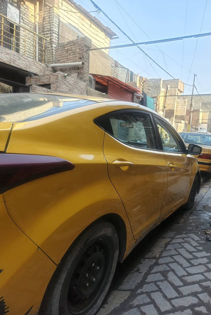 السلام عليكم الانتره لبيع
موديل 2012 خليجي مكينه وكير خير من الله تبريد خير من الله بس الضربات مثل  ما موضح بل صور لا ستفسار *********** العنوان بغداد مدينه الصدر
