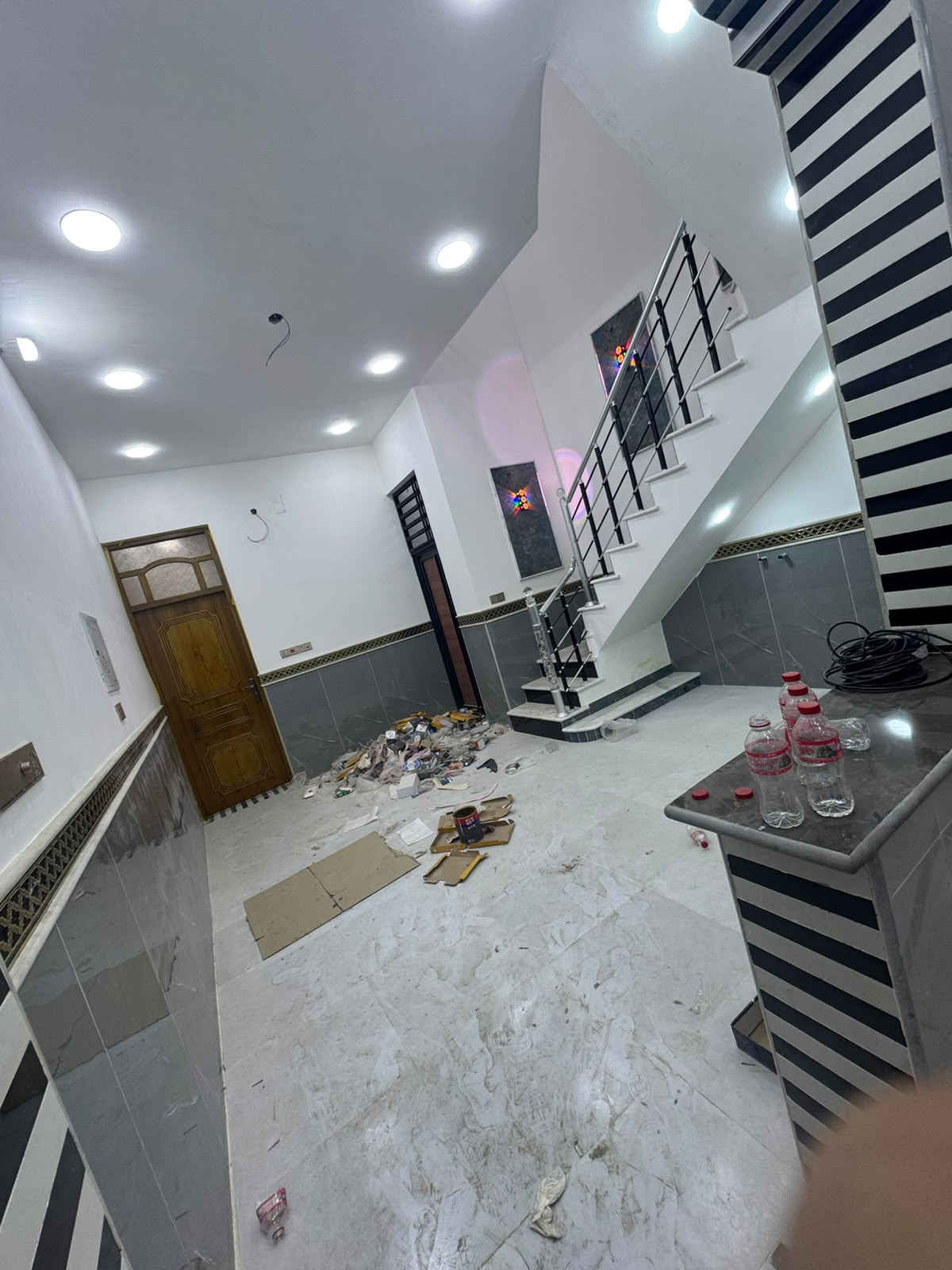 البيت قاط ونص بي غرفتين نوم وستقبال ومطبخ وصحيات  #اكسبلور #fyp #ميسان_العماره #ميسان #الشعب_الصيني_ماله_حل😂😂 
