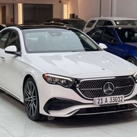 Mercedes Benz E350 2025 كلين تايتل كفالة عامه  ماشيه 32.000 مايل  ابيض...