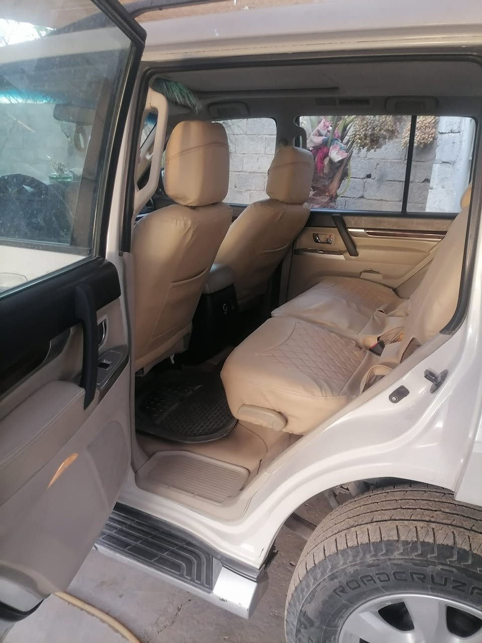 باجيرو ٢٠١٤ جاهزه من كل شي السعر ١٤٠ الإتصال ***********
