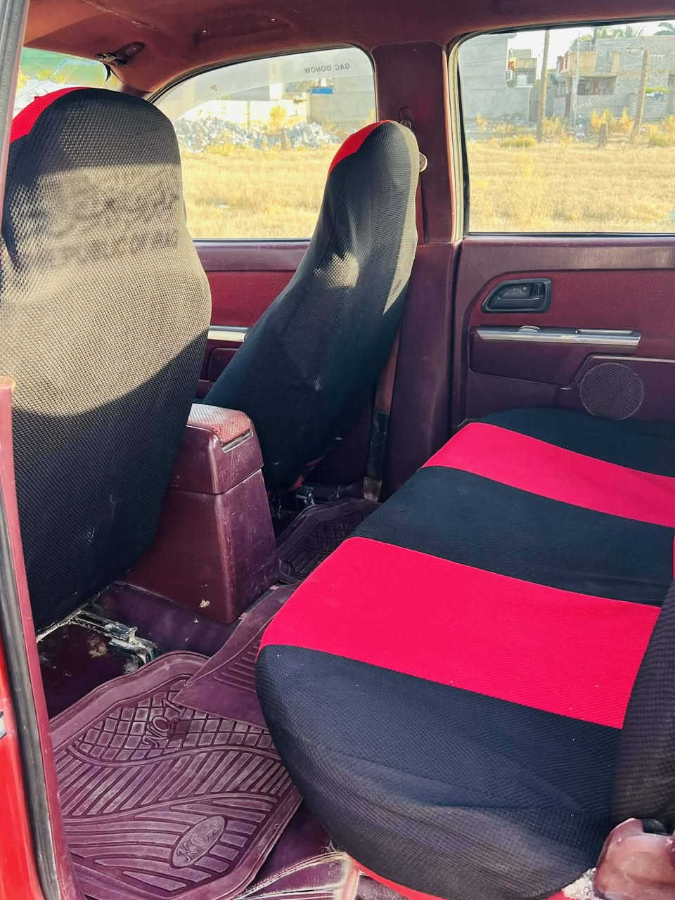 اسلام عليكم بيكم صيني اسمها سوبر اوتو موديل ٢٠١٣ للبيع السياره السنويه مالتها ساقطه وعليها ضربه ٧٥٠ الف ينزل من سعرها بيها اتلث مكانات اصغار مال خياس ماسويتهن ابيعها علا حطتها السياره بيها لايت زنون عالي وناصي شادهن ١٢٠ الف سعر السياره ٤٨ ورقه للاستفسار هاذا رقمي ***********
