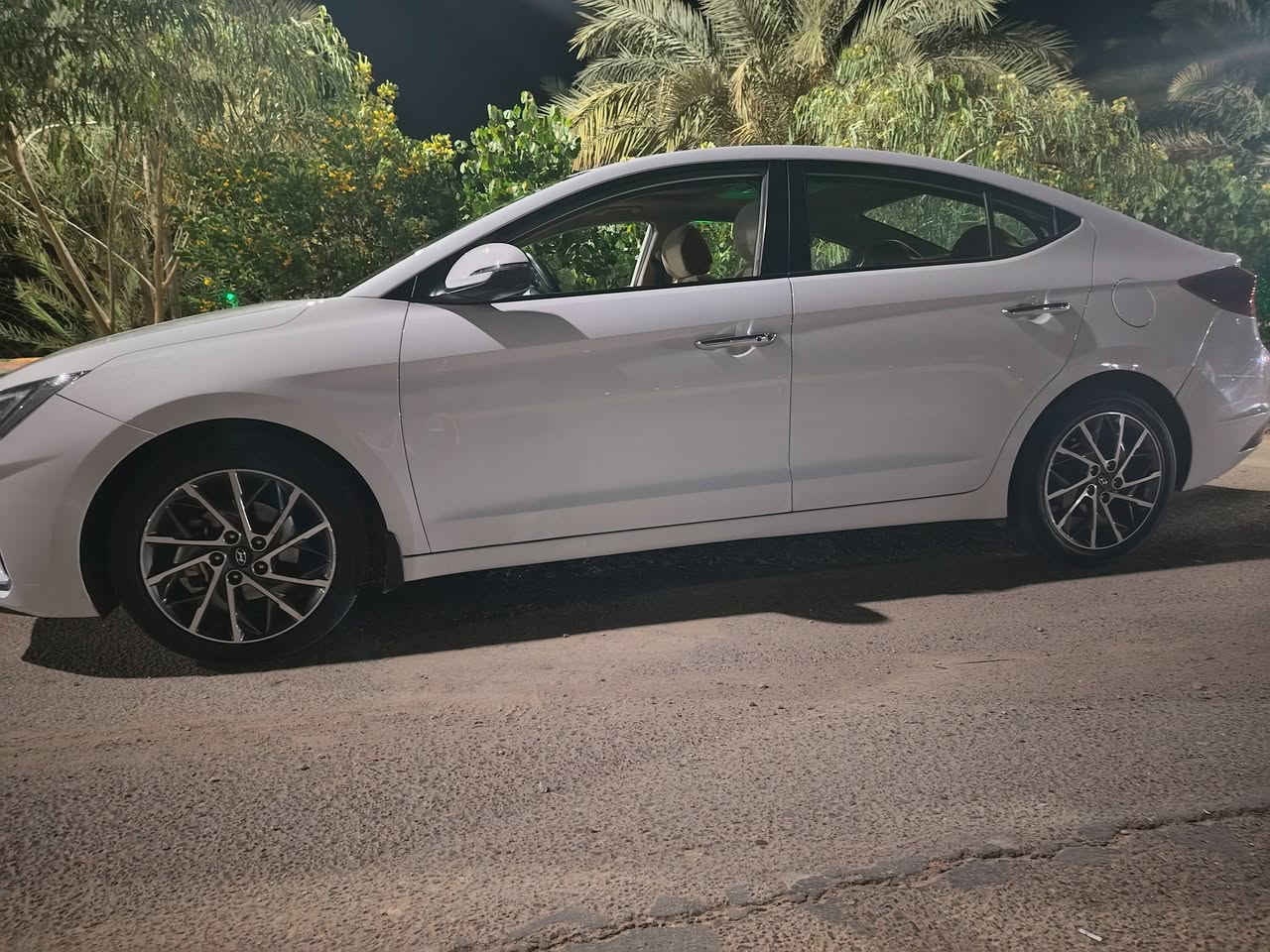 رقم بابل بأسمي
فول  المواصفات للاخيرررر 1/1
مكفولة من الصبغ والتبديل فقط بارد بالجاملغ مامبين نهائي 
مكينة 2000 دوش
ماشيه ١٦٨ الف 
سلايد - فتحه
بصمه 
كاميرا  أمامي خلفي      
حساس امامي خلفي
شاشةكبيره اندرويد 
تحكم أستيرن 
وضعيات قيادة متعدده ٣ وضعيات
عادي وسبورت وذكي
مري شفط نضام ترحيب 
صندوق بصمه ذكي
لد نهاري 
تبريد قطعتين
٥ ويل كب/ويل كروم/ويل 17 
داخل بيجي     
مدخل AUX+USB/بلوتوث...
شاشه عطلات
دواخل صاج
بيع  السعر ١٥٠ 
***********
