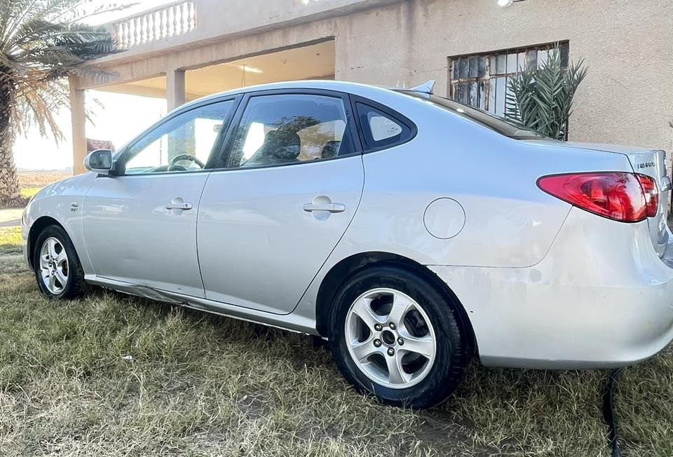 السلام عليكم النترا افانتي  2007 كفالة عامة بيها بارد قليل بالجاملغ الخلفي جهة الايسر كير ومحرك كفالة رقم بغداد مستعجل على التحويل *********** الحلة طريق بغداد
