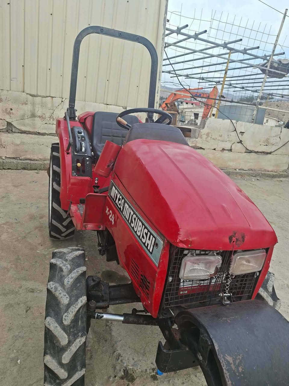 مەکینی ناوباغ یابانی دەبل ئەکسل 24 ئەسپ
مەکینە مستەربۆشی مۆدیل 2020 دەبل ئەکسل گێرو مەکینە بەشتە سێ گاسن و خەرماشی لەگەلە چوارتای تازەیە قورس و سووکی هەیە چوار گێرە 24 ئەسپ هەموو گیانی بەشەرتە ژمارە /م ***********
