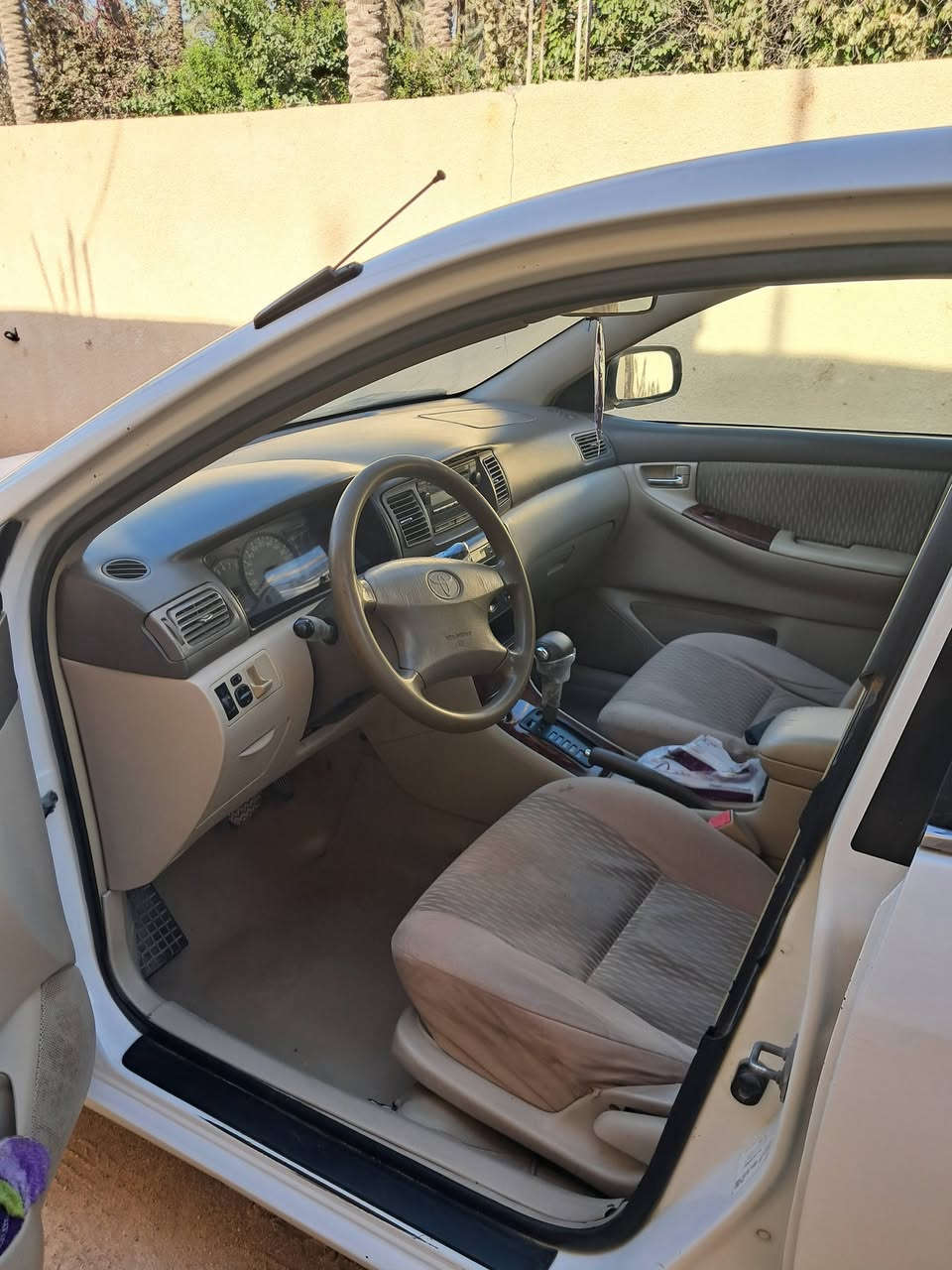 سلام عليكم كورلا بيكاتشو ٢٠٠٧ خليجي مكينة ١٨٠٠ سيارة بيها ٣ قطع صبغ بدون اي ضرر داخلي سنويه لغايه ٢٠٣٠ تخم تاير مدوشمه ارضيه جلد كهربائيات كولها شغاله تبريد حداديه كامله السعر ٨٨ مكاني كربلاء الاتصال عل الرقم ***********
