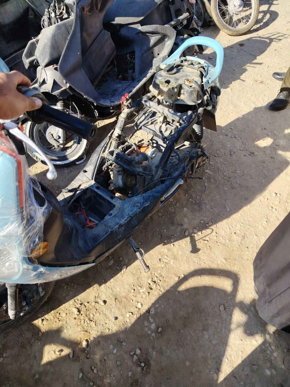 السلام علیکم دراجه بوليس صيني مديل ٢٢ الدراجه غراضه كامله كله بس قبق هندر الدراجه ما مفتوحه الكهرباأيات كله شغاله عوزه باتر  ابيع كومت حديد السعر ٢٥٠ أو بيه مجال غراضه موجوده عندي *********** مكانه نجف مشخاب
