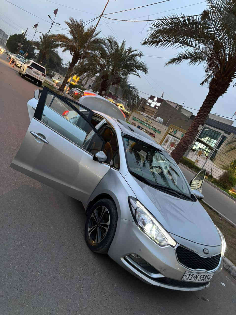 السلام عليكم
سيراتو 2013 فوول الفووول شركة الكاصد
موديل 2013
اللون سلفر
رقم ألماني بأسمي
فول مواصفات:
فتحه سقف
تبريد قطعتين
داخل جلد لونين
تحكمات ستيرن جهتين
شفتات ستيرن
شاشه
كامره خلفيه
حساسات امامي خلفي
مري شفط
ترحيب مري ومقابض
Led لايت زنون
بك لايت ليد
خمسه ويل كب
شاشه عرض الأعطال
محرك 1.6
صدر جديد موفس
منضومه تبريد كامل جديد
باتري جديد
السعر 120 وبيها مجال بسيط 
السياره خير من الله ماتحتاج صرف دينار
المكان بغداد السيديه
***********
 رجاءآ رجاءآ غير متواجد على الإنترنت
