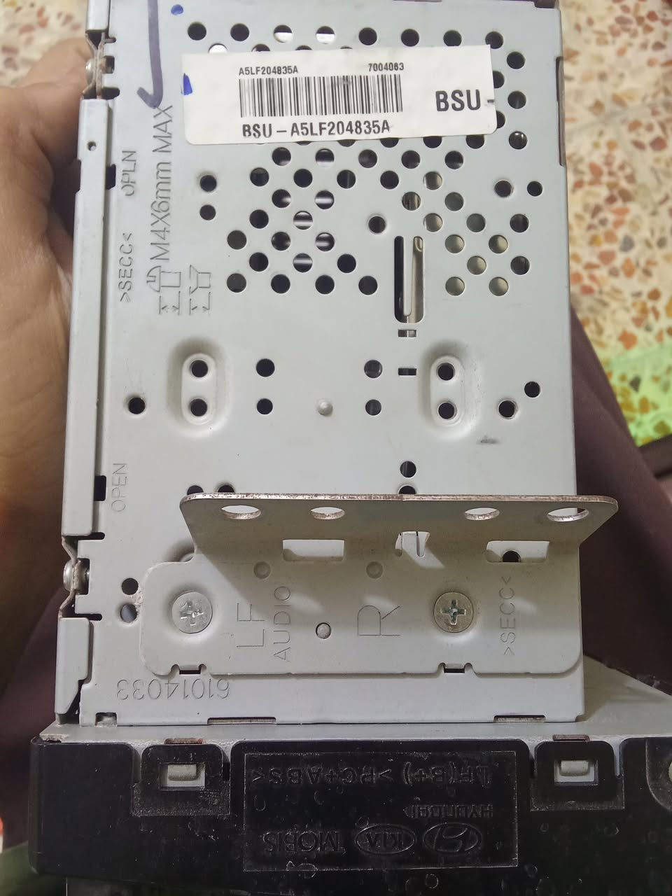 السلام عليكم مسجل سوناتا 2015 وارد امريكي اصلي مال سياره اصلي هو والدشبول ماله نضيف للبيع مكاني بصره دور الضباط ***********
