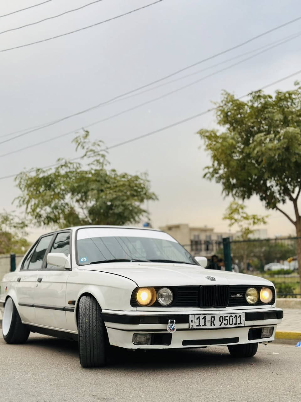 السلام عليكم الحلال للبيع زعره وارد يابان
كل الجنايه يعرفون السياره اشون نضيفه 325 كير عادي اكسل قفل 
عليه دبات صوت ومبدل بوري فورتك كلش قوي وحلو يفتح وينسد مسوي تفصال يم علي الوادي 
السياره 3 ونص قطع صبغ بدون ضربه بدون حادث بدون خياس سياره كلش جديده حته سونار مسوي موجود ويه الصور 
جام اوتو غرفه جلد اسود دشبول جديد بطاين جديده تنته جديده الغرفه بل جيس 
عليه ادامه بلكات ونوزلات فيت بم 
عليه لويات رياضيه البلاديه موجوده 
تخم ويل وتخم تاير جديد 
رقم بغداد جديد بسمي 
السعر 55 ورقه 
مكاني بغداد  
رقمي ***********
