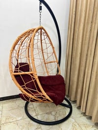 ميز دراسة • مرجوحة • بيها مجال