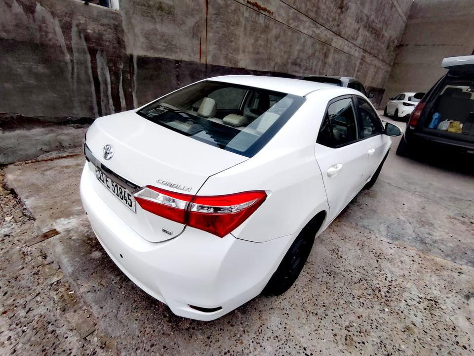 كورلا موديل 2015 مكفولة من الصبغ والتبديل كير مكينة كفالة داخل بيجي دوشمة عامة تخم تاير جديد مكان السيارة بغداد ***********
