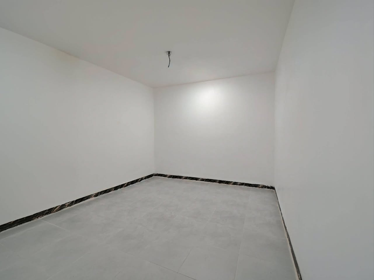 #دار_للبيع_نضام_اقصاد🏡
150 متر مربعه طابو زراعي سند ٢٥ أقرار
بسعر 63 💵 مليون 

#مقدمه_25_مليون_قفل 
#كل_شهر_500_ألف  

غرفتين 2/صاله/مطبخ معزول/صحيات 2/استقبال مفتوح لل صاله / كراج/مكشوفه 2 

ماء/كهرباء/سوق/مدارس/تبليط #عرض_12

الموقع 🏡 نجف/ شارع الصب عمود 314 مقابل ملحق قريه الغدير
للتواصل 📲

***********
