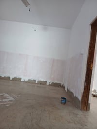 جانب من عملنا  البسيط  هذا الأسبوع  السقف ابيض والجدار ثلجي اصباغ المر...