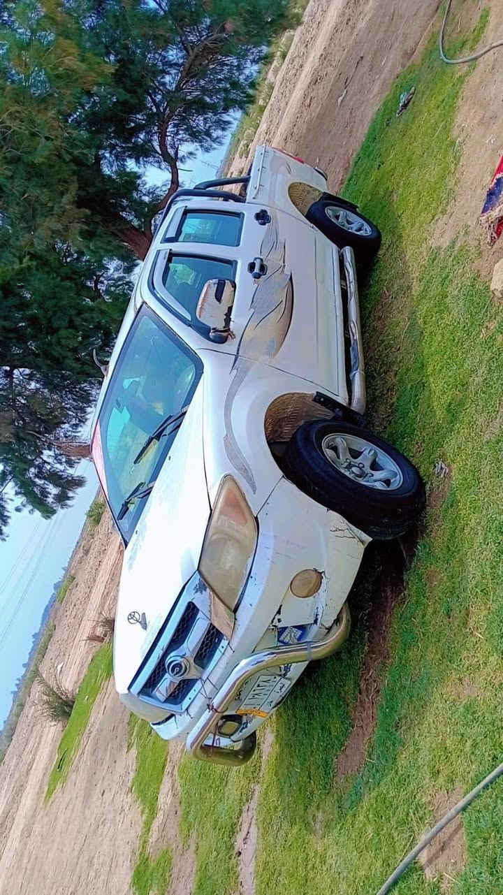 سلام عليكم ورحمه الله سياره كنو وجه فلاونزه موديل  2013رقمها بصره الماني سعر خاص اتصل وتدلل ***********
