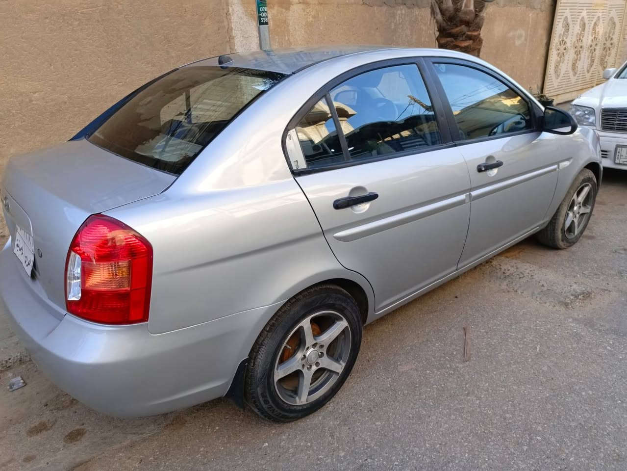 اكسنت (ادوات) ارقام وسنويه شمالي مطابق 
مكينه نظيفه 1600كير مكفول حداديه تايرات 
كله نظيف السيارة جديده دخول جديد 
مكاني نجف السعر (40) بيه مجال 
اتصل وتدلل ***********
