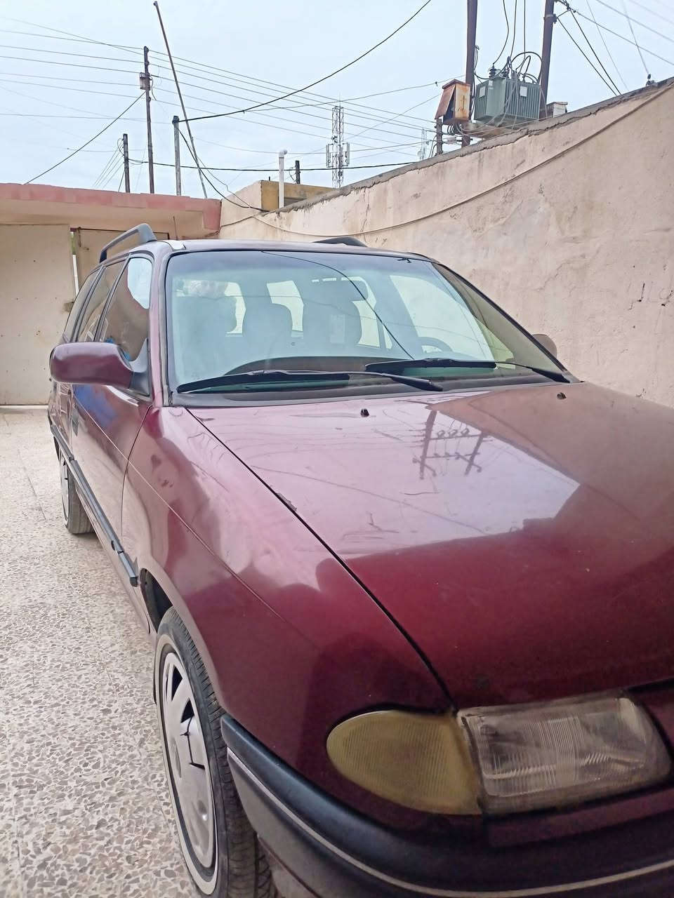 اوبل استرا ستيشن 🚘
رقم نينوى الماني ✅
سنويه جديده عضم
 كاربون بانزين  ⛽ 

محرك وكير شرط ✋ 
♦️كير عادي

♦️حجم 16

السياره بلاديه مابيها صبغ والكشر كدام العين 👀
#سياره حلـِۈه وجاهزه ماعايزها بس ستر •اللّـہ̣̥ مال جناي ✋

المكان موصل الايمن حي الرساله 🚶‍♂️# ***********
