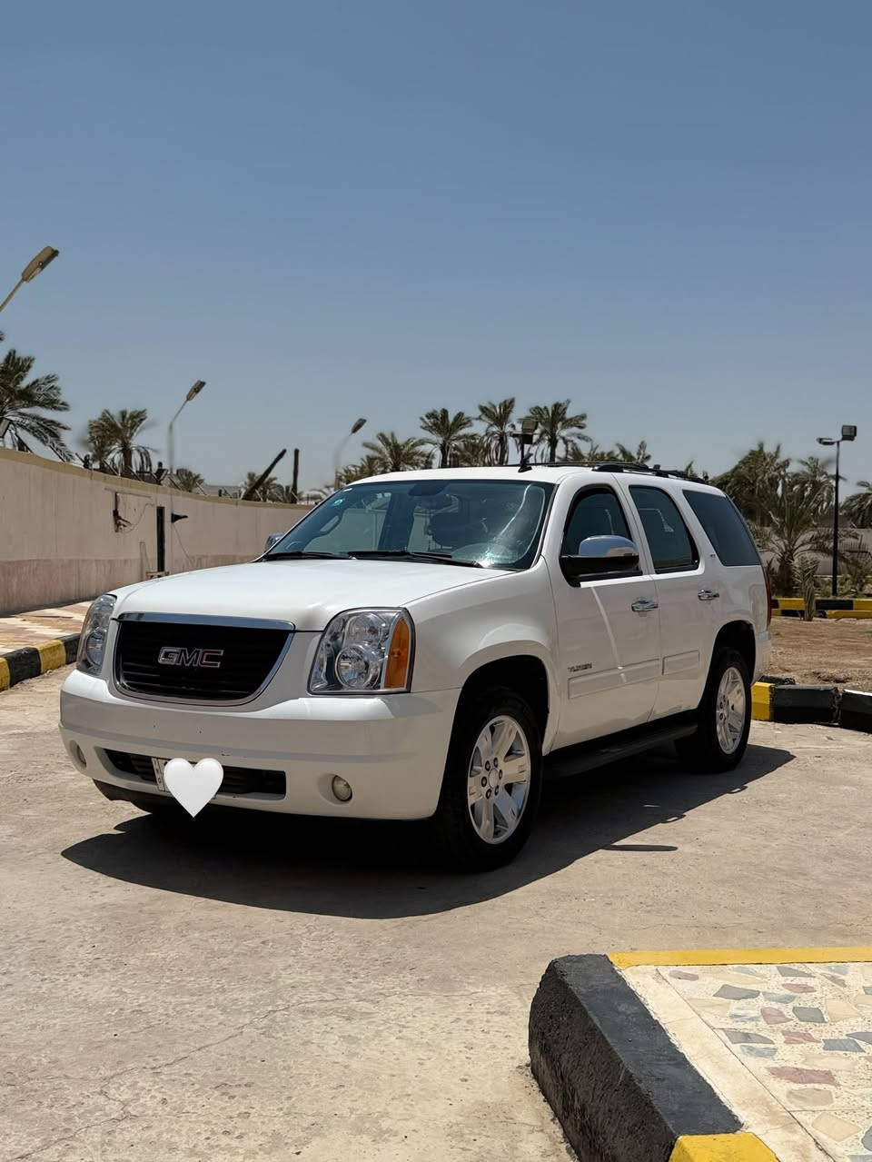 🚗 للبيع: جي إم سي يوكن SLT 2013
رقم ( أنكليزي دولي) بغداد خصوصي 

(فحص وهزه جديده)

     ( مشروع وطني) 

 (سنوية جديدة. )

📞 للتواصل: ***********

 

🛠️ المحرك: 8 سلندر – 5300cc

⚙️ المواصفات: فئة SLT

(7) راكب

• مقاعد أمامية كهربائية

• تدفئة مقاعد 

• مثبت سرعة

• تشغيل عن بعد

• تحكم ستيرن جهتين

• ترحيب بالمرايا

• تحكم دواسات بنزين

             (مع)

• بريك كهربائي

• 

• تبريد ممتاز جيدجداً 

• دواخل سوداء نظيفة جدًا جداً

• كامل المواصفات ما عدا الفتحة

⚠️ أضرار السيارة:

• وارد امريكي 

• تبديل الجاملغ الأمامي الأيسر والبنيد
والارباع 

📌 تفاصيل إضافية:

• السيارة بسمي 

• ⁠تحويل ثاني يوم

• ⁠

• شرط التحويل

• طخم إطارات جديد مع بطارية جديدة

• حدادية جديدة

• طخم دبلات جديد
السعر 165
