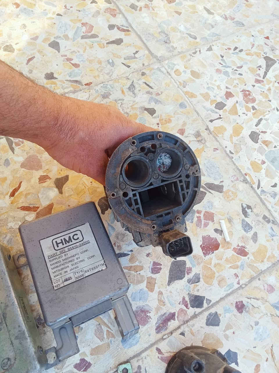 السلام عليكم من رخصه الأدمن المحترم غراض سوناته تو للبيع المكان بغداد شهداء السيديه  رقم الهاتف ***********
