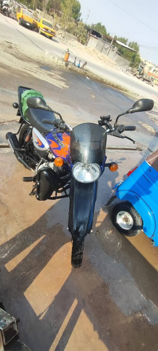 السلام عليكم بوكسر مديل ٢٣ كلشي مابيهه نقصهه بس الباتري السعر ٢٥٠٠ شرط برغي مامفتوح بيهه *********** اتصال واتساب اثنينهن المكان بغداد
