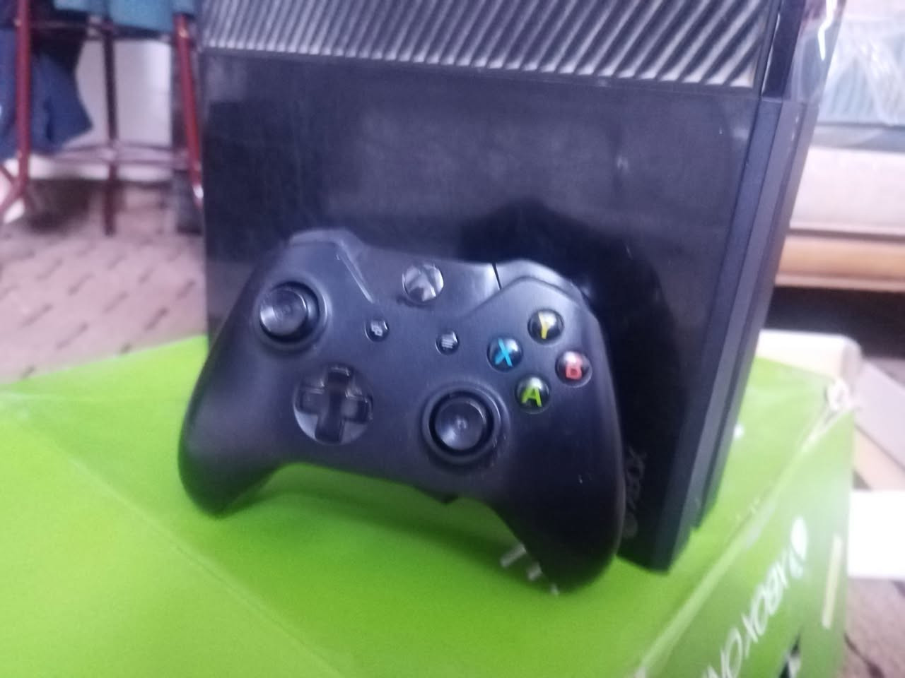 جهاز اكس بوكس وان نص تيرا للبيع 
ملحقات الجهاز المحولة والجوستك والسماعة مال الجهاز بيها مايك 
حساب بي العاب قوية والالعاب موجودة بالصور 
المحولة فقط بيها صوت بس شغالة طبيعي
مكاني صلاح الدين قضاء بلد 
توصيل موجود
للتواصل 
***********
