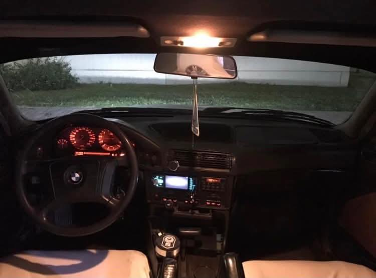 السلام عليكم من رخصت الادمنيه المحترمين BMW حجم 525 اصل وارد ياباني محرك 20 تك فانوس مسكر موديل 1989 بأسمي رقم دولي بغداد جاهزه مكينه كير تبريد تخم تاير حته الاسبير جديد باتري جديد كهربائيات كوله شغاله ترايك وين ميعجبك نواقص دبلات اماميه فقط وصبغه جارد السعر 45 وبيه مجال قليل والله تعبان ع سياره والسوك كولشي بي للتواصل ***********
