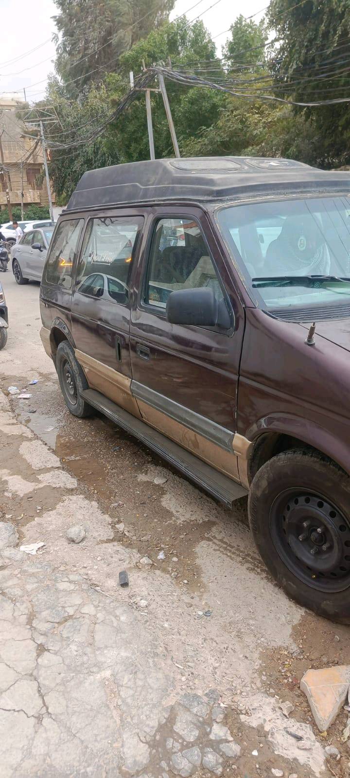 دوج اكلايزر  سياره نضيفه وحلوه مكاني بغداد و تحويل مباشر