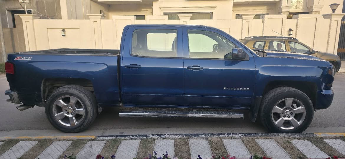 سلفرادو للبيع موديل 2017 دبل قماره  فئة z71 السعر 170 ورقة


**إذا كنت صاحب هذا الإعلان وتريد حذفه لأي سبب، رجاءا أرسل رسالة إلى الدعم الفني**