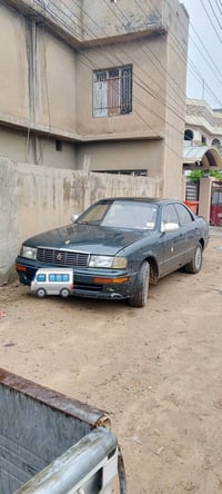 كراون • محرك ٣٠٠٠ • زيتوني