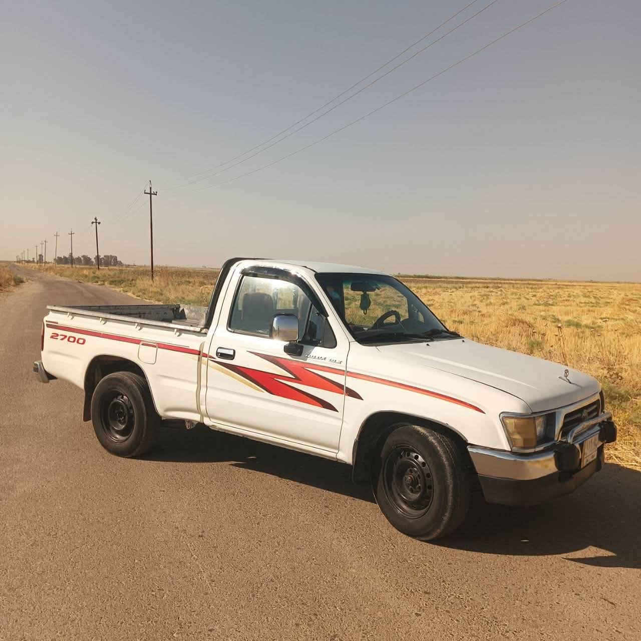 السلام عليكم
سياره تويوتا موديل 1999 فول مواصفات GLX 

داخل احمر 

رقم كركوك سنويه ل2027  بسمي شرط التحويل 

كير محرك اكسل كله شرط تاخذه 

مكان السياره كركوك 

شراي خابر ع رقم ما عندي خاص 

‭***********‬

