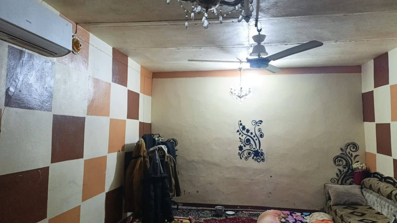 ✨🫧دار 150م طابقين 3غرف بالزهراء🫧✨

✨🫧 رقم الاعلان ((83)) 🫧✨

▫️المنطقة : ((الزهراء))

🫧نوع العقار : ((دارسكن))

▫️المساحة : ((150م))

🫧الوجه : ((10م))

▫️النزال : ((15م))

🫧عرض الشارع : ((10م))

▫️حالة  البناء : ((قديم مرمم))

🫧 عدد الطوابق : ((طابقين))

🫧تفاصيل البناء:: 
الطابق الاول يتكون من: استقبال وهول ومطبخ وغرف نوم عدد (1) وصحيات
الطابق الثاني يتكون من: هول ومطبخ وغرف نوم عدد (2) وصحيات

▫️أقرب نقطة :((مركز الخلود))
 
✨و لمزيد من التفاصيل يرجى التعليق (((ب تم)))

✨او زياره مقرنا الكائن في الخاجية شارع 40 مجاور الابتسامة الذهبية

 او الاتصال على الرقم 
***********

أو عبر الروابط👇
 
-رابط التيك توك 
https://www.tiktok.com/@alwaset902?_r=1&_t=ZS-94pI1CR3LtN

-رابط الانستغرام
https://www.instagram.com/al_waset902?igsh=bTlibmQxZDE5dzFv

-رابط قناة التليجرام
https://t.me/waset902

-رابط قناة اليوتيوب 
https://www.youtube.com/@alwaset-n7b
