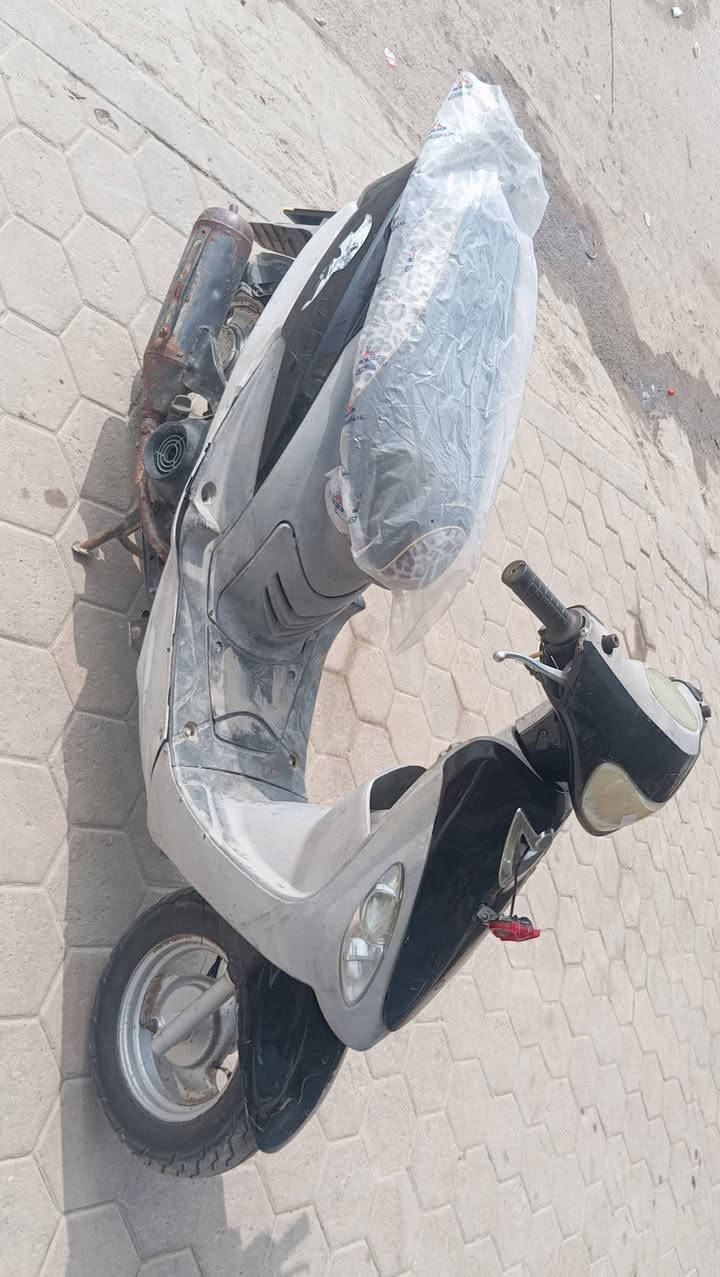 السلام عليكم  دراجه ماكس منغولي نضيفه كلش كله شغال من الايت للبكلايت   مكينه 50بلاد مكاني ناصريه حي الشهداء قرب البانزين خانه مال المهندس الرقم ***********
