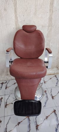 كرسي حلاقة • نظيف • مدينه القاسم