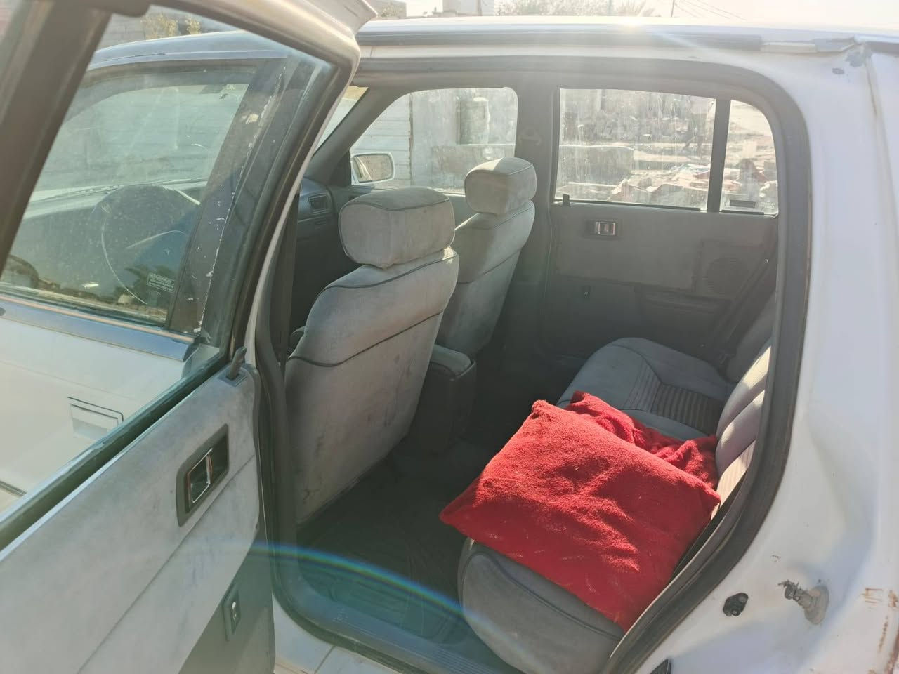 كرايلسر مديل ١٩٩٢
كير مكينه خير من الله 
تحويل مباشر رقم انكليزي هزه جديد 
مراوس حسب القناعه 
العنوان بغداد ***********
