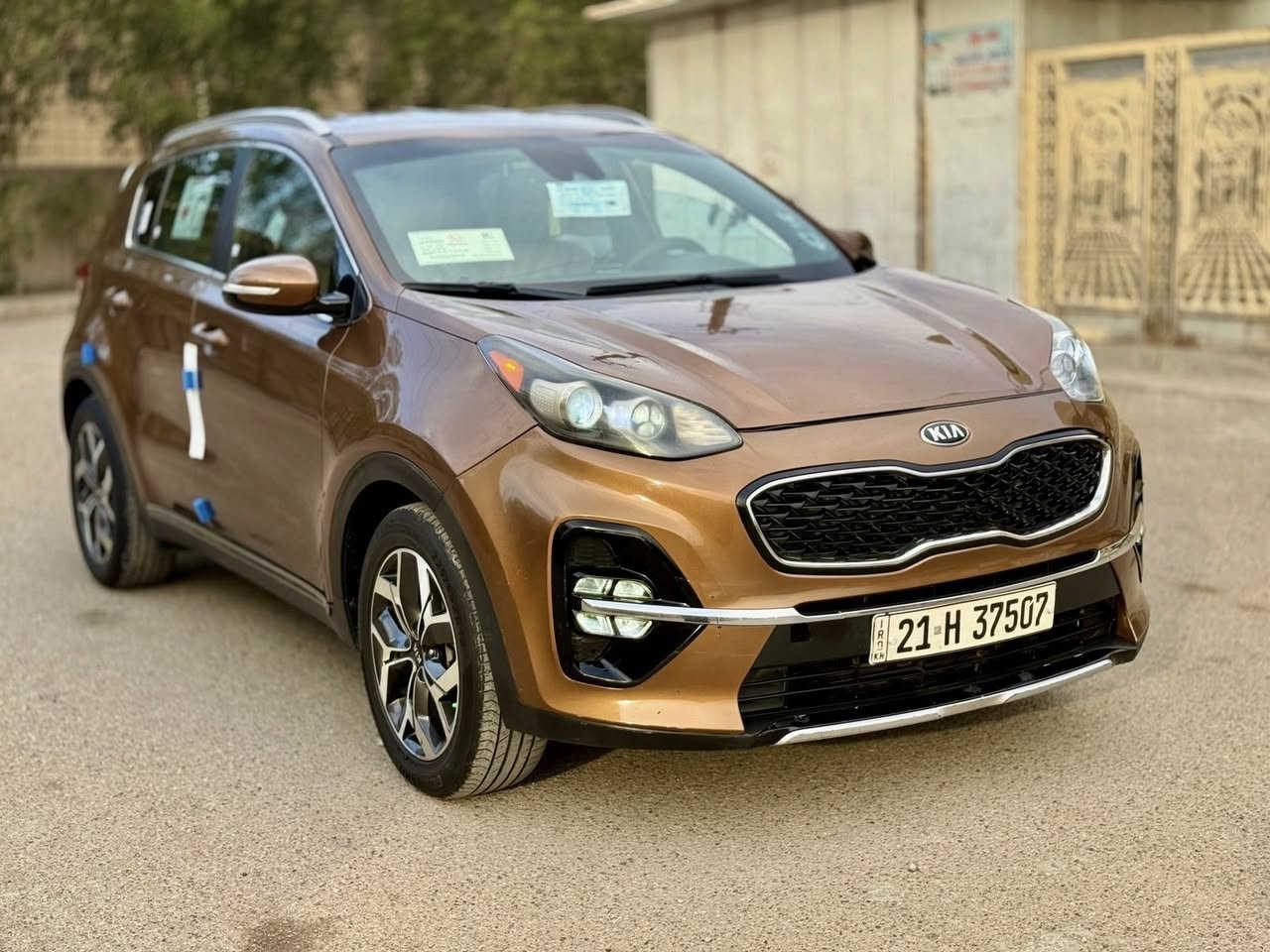 كيا سبورتج موديل 2021 لون مشمشي حادثها جاملغ وبنيد بدون دواخل وشواصي ولغود مكفولات كير ومحرك 2400 رقم شمالي الدولي الجديد ب اسمي تريد تحويل وكاله ثاني يوم هزه وفحص جديده سنويه جديده يعني سياره ما عوزها مصرف ربع دينار جاهزه تخم تايرات جديد صدر جديد سياره مال بيت ع ايدي وما بيها نقص جاهزه داخل لونين سياره كشنات جلد داخل بيجي  شاشه كبيره وكامره فول تحكم ستيرن كشنات تتفئه جهتين كروز مثبت السرعه مانع الانزلاق قطعتين تبريد مركزي منفصل نضام صعود ونزول منحدرات مود درايف ثلاثه انضمه قياده سبورت وسمارت وايكو اقتصاد البانزين وبعد بيها مواصفات اكثر / مكان السيارة بغداد-الرصافه  سعر 143 وبيها مجال بصيط للاستفسار الاتصال على الرقم ***********
