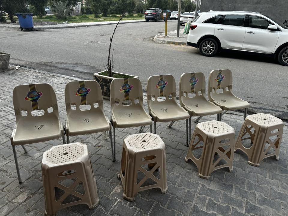 كراسي ايراني عدد ٦ هنه و٤ طبلات
المكان كربلاء 
***********
