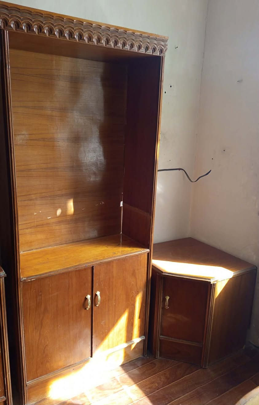 السلام عليكم غرفة مستعمله للبيع نظيفه مكاني بغداد قرب علوه الرشيد السعر 750 والاستفسار ***********
